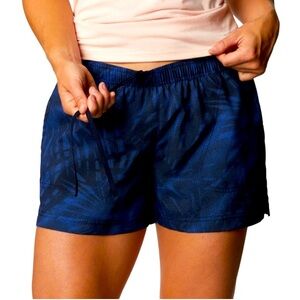 Columbia Sandy River II Print Shorts Women Medium Blue Black print 3” inseam NWT